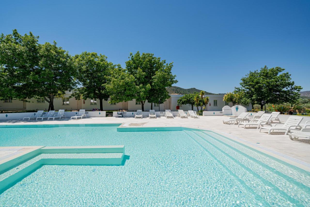 Hotel Le Mimose San Teodoro  Extérieur photo