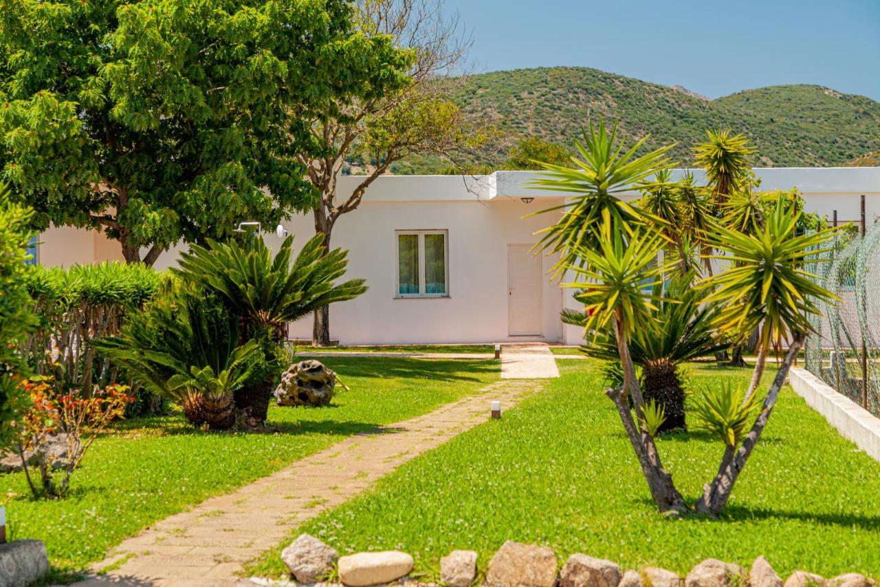 Hotel Le Mimose San Teodoro  Extérieur photo